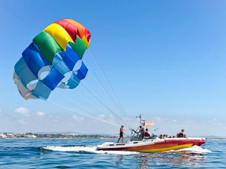 Vuelo en parasailing por el puerto deportivo de Albufeira, 10min