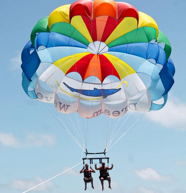  Prueba el parasailing 