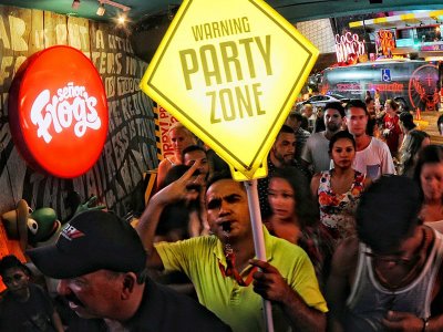 Bongo Tour Discotecas Cancún Domingo a Viernes