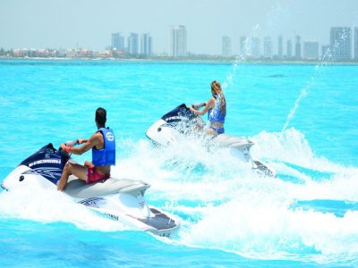 Renta Motos de agua 1 hora en el mar de Cancún