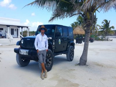 Tour en Jeep Privado con Snorkel Playa + Comida