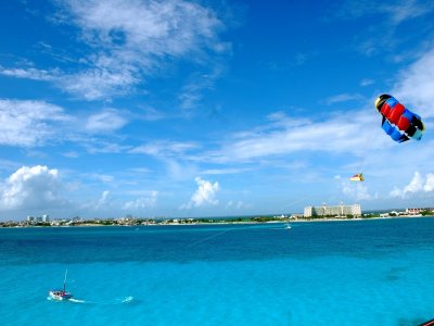 Parasailing en Cancún por 30 minutos