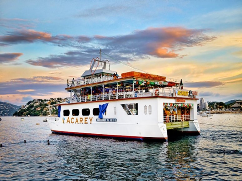 Paseo en Yate con barra libre y música Acapulco Ofertas