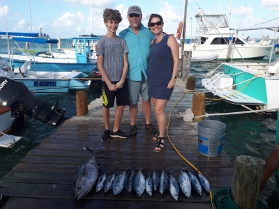 Pesca Deportiva barco 29 ft en Cancún 6 horas