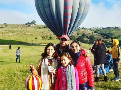 Birthday balloon elevation in Tepotzotlán