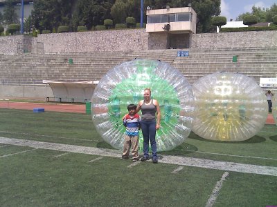 Noleggia Zorbing e 2 palle paraurti Città del Messico