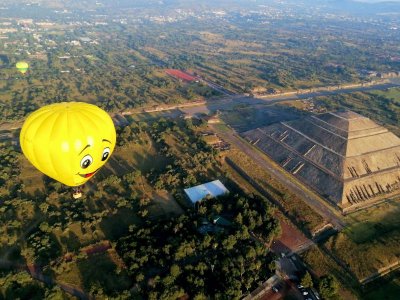 Balloon flight with hiking tour in Teotihuacán