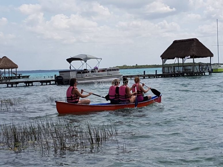 Paseo en Kayak en Bacalar por 1 hora desde 100