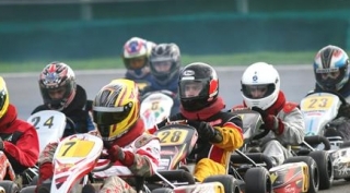  Competencia de kart con amigos 