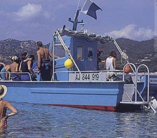 Llegada al lugar de buceo en barco 