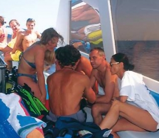  El equipo del club de buceo 