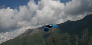 Aterrizaje en las montañas 