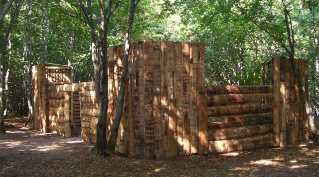 Fortaleza en el bosque 