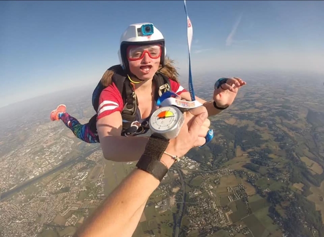 Salto introductorio en paracaídas acompañado de un instructor