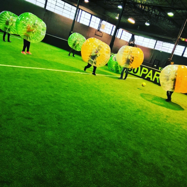  El partido de fútbol está en 