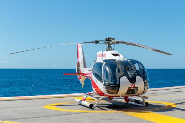  Nuestro helicóptero le espera en el helipuerto de Mónaco 