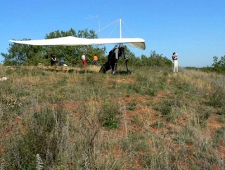  Despegue de un hangar 