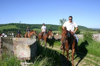  Pbaños a caballo en Calvados 