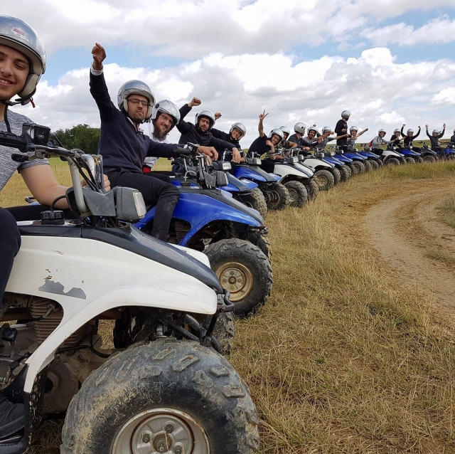  Ruta en cuatrimoto para un grupo de amigos 