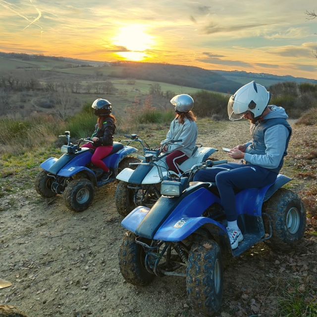  Puesta de sol duranle la camicrema 