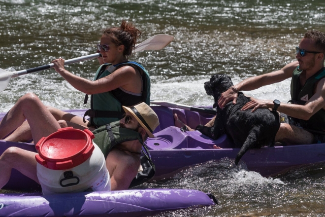  Nuestros kayaks le permiten llevar a bordo a toda la familia 