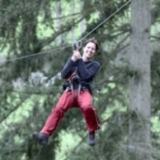  La tirolesa del recorrido de aventura 