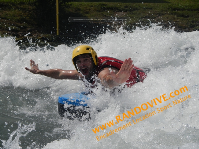  El avión de hidrospeed en Bugey con Randovive
