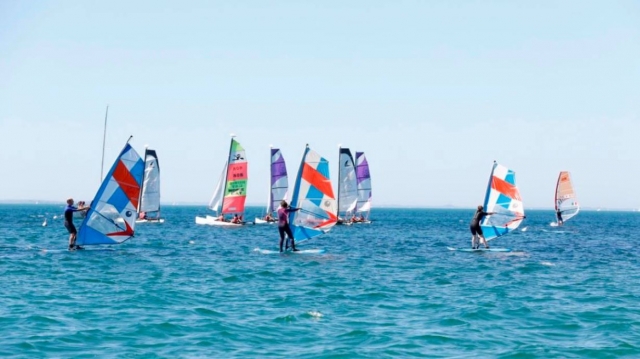  Clases grupales de windsurf 