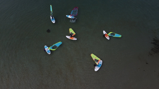  Sesión de windsurf en grupo 