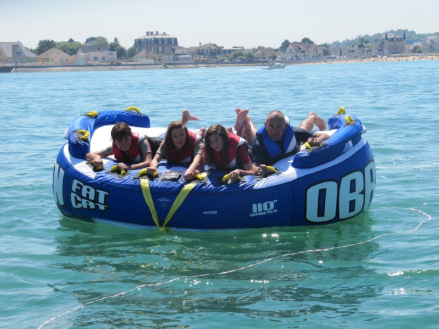  Boya remolcada lista para la salida 