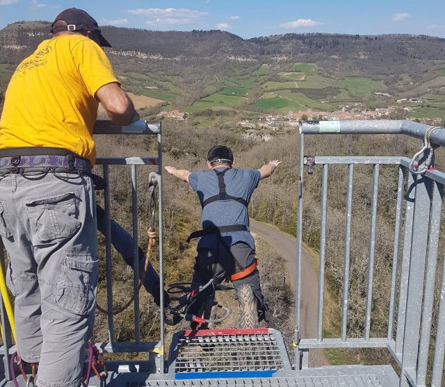  Salto al vacío 