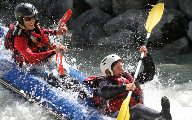  Descarga de adrenalina en las aguas brava de la Alta Saboya 