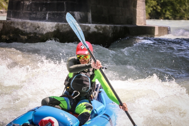 Guía instructor de kayak raft 