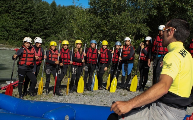 Antes del inicio del descenso de rafting 