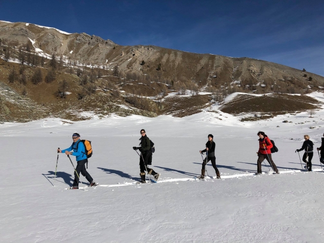  Camicrema con raquetas de nieve 