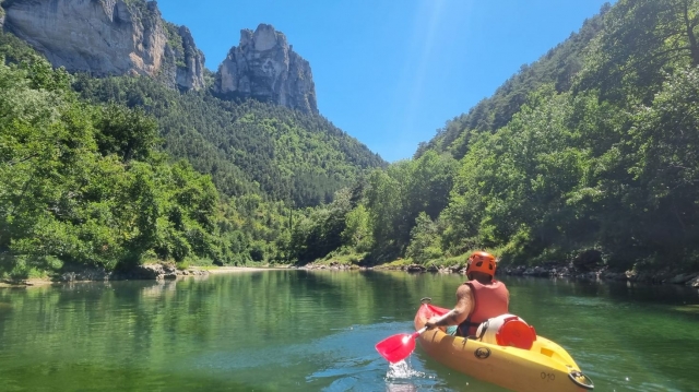  Explora los paisajes más bellos de Lozère en kayak 
