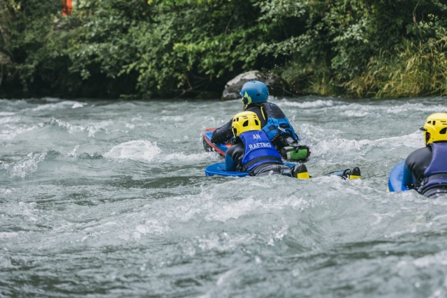 Sesión de hidrospeed con un instructor amanle de los deportes de riesgo 