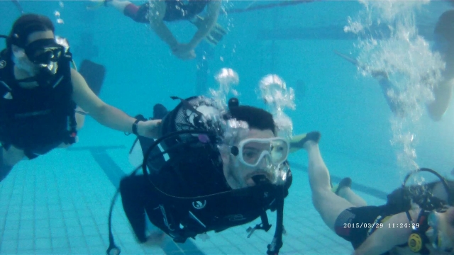  Supervisión de instructores para la iniciación al buceo 