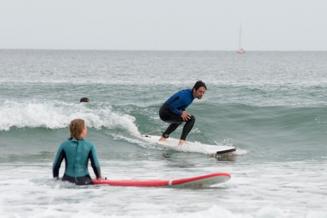  Clases de surf en grupo 