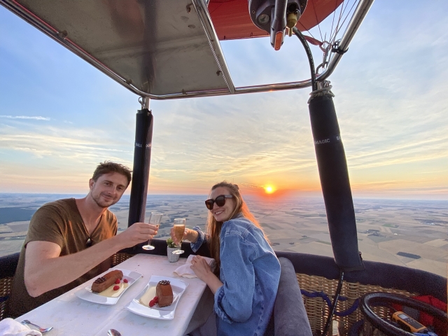 Cena a bordo del Montgolfière