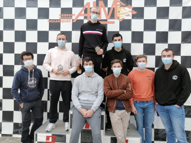 Nuestros Los campeones inmortalizan el momento.