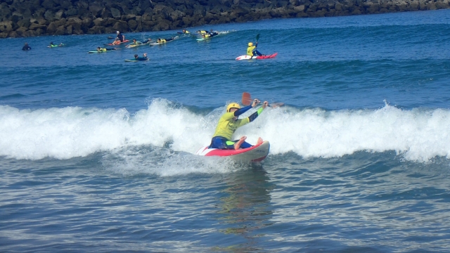 Kayak Surf en el Océano Atlántico