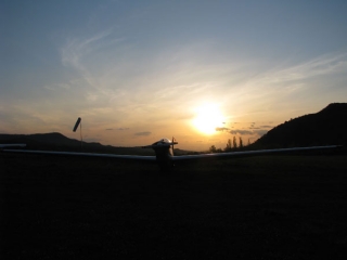  Planeador al atardecer 