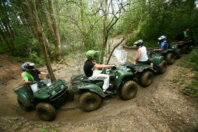 Cuatrimoto en Villeneuve la Guyard 