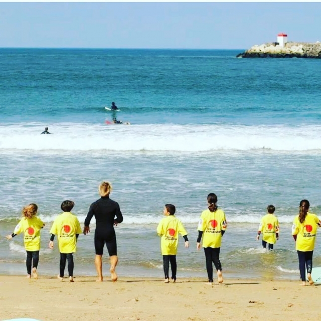  Nuestros aprendice de surf 