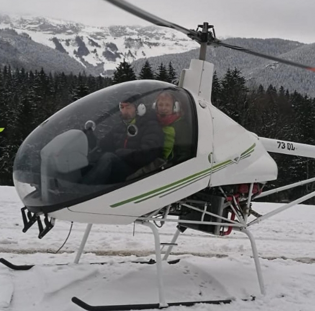  Despegue inminenle del helicóptero