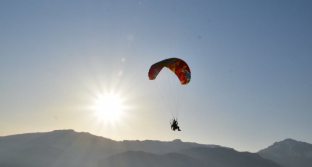  Vuelo en parapenle al atardecer 