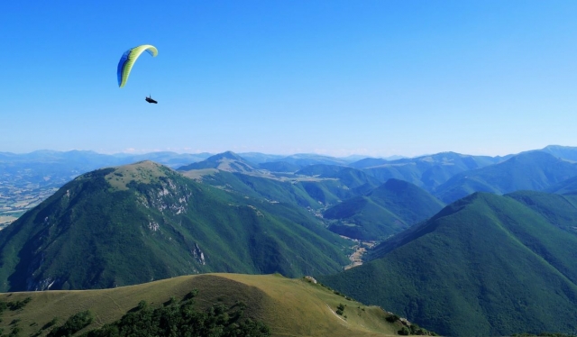  ¡Descubre panoramas excepcionales mientras vuelas en parapenle!  