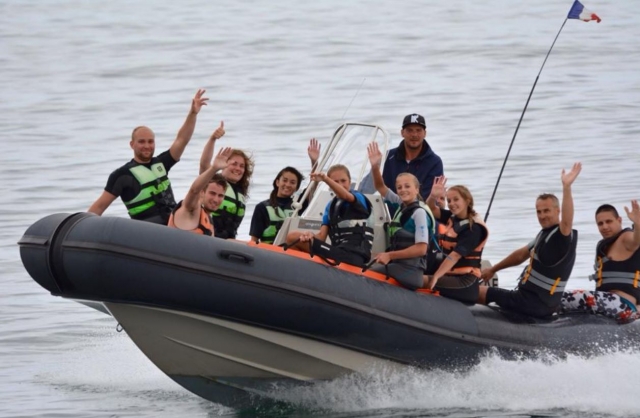  Renta de barco para visitar la costa vasca 