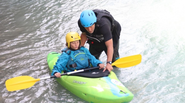  Aprende a navegar como un profesional con nuestras sesiones de piragua con un instructor certificado por el estado 